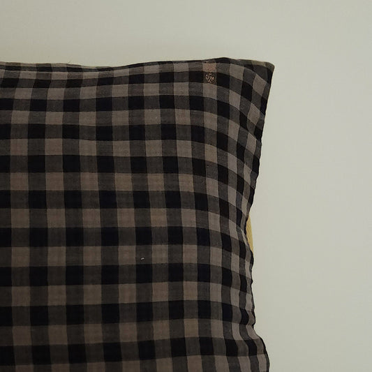 Coussin décoratif rectangle Paris Medium-1 Chez Marlène